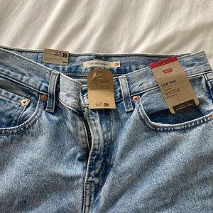 Levi’s low pros brand new